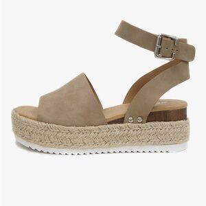 Women's Tan Platform Sandals